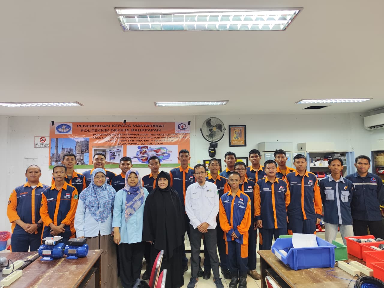 Poltekba Gelar Pelatihan Instalasi Listrik Motor 3 Fasa Berbasis IoT bagi Siswa SMK Negeri 6 Balikpapan