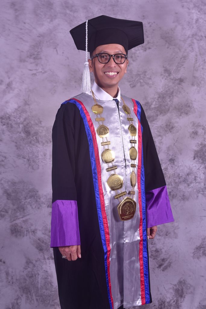 "Mengukir Sejarah: Dr. Tuatul Mahfud, Profesor Pertama dan Termuda Poltekba"